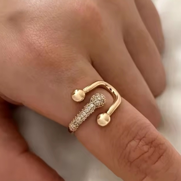 U Link Luxury 18k GP Stainless steel Zircon Ring - Picture 2 of 4